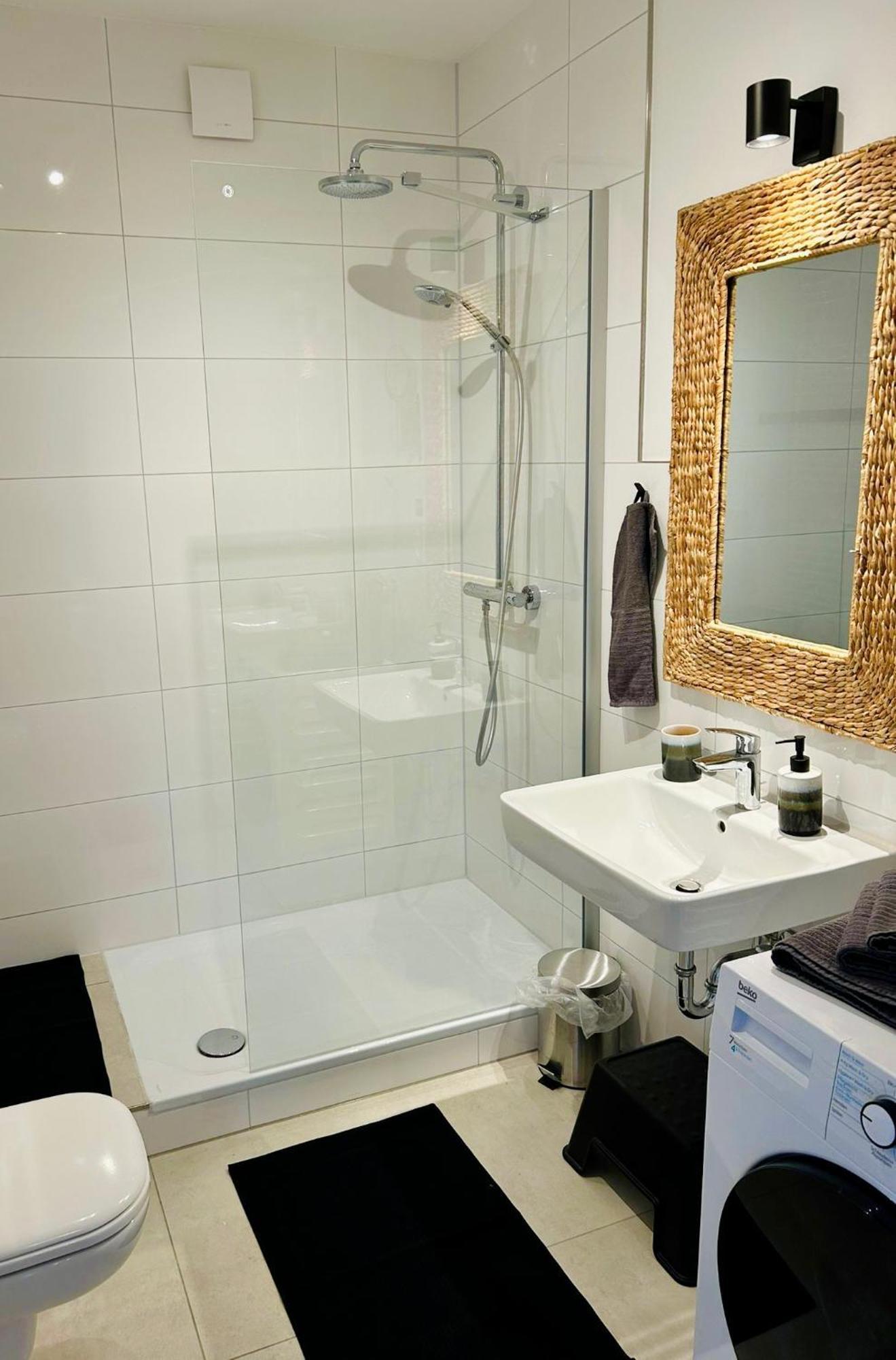 Apartment Feelslikehome - Wunderschoene Und Zentrale Mit Balkon&parkplatz